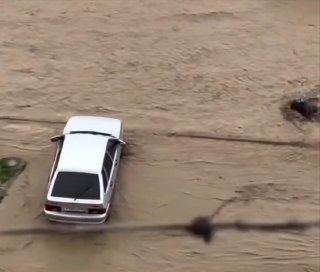 ⚡️ 30 тысяч человек остаются без света в Дагестане на третьи сутки наводнения, в Чечне — чрезвычайное положениеБолее 30 тысяч человек в Махачкале на третьи сутки после бедствия остаются без электроснабжения — несколько городских подстанций все еще затоплен