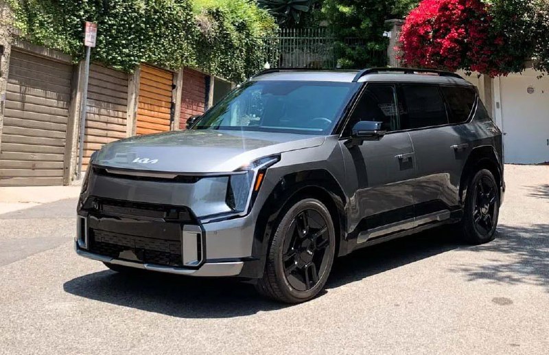Компания Kia объявила об отзыве электромобилей EV9 в США