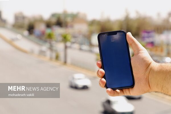 آخرین وضعیت بازار موبایل؛ احتمال کاهش قیمت قوت گرفت محمدرضا رمضان، رئیس اتحادیه صنف فروشندگان دستگاه‌های صوتی، تصویری و تلفن همراه و لوازم جانبی تهران — مهر (تلگرام)