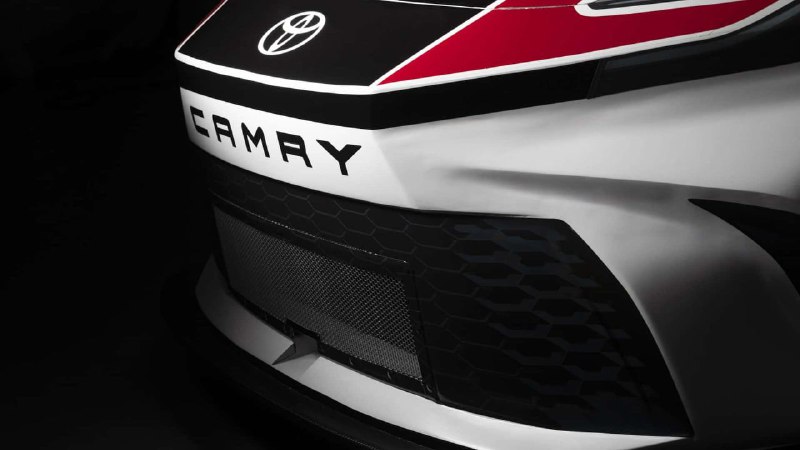 Новая 700-сильная Toyota Camry XSE Next Gen с мотором V8 5