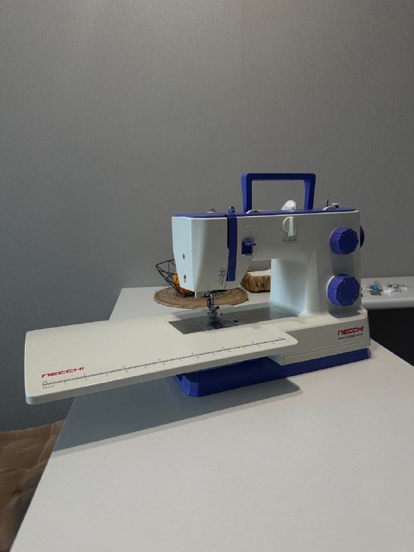 Продаю усиленную швейную машину Necchi Q133A