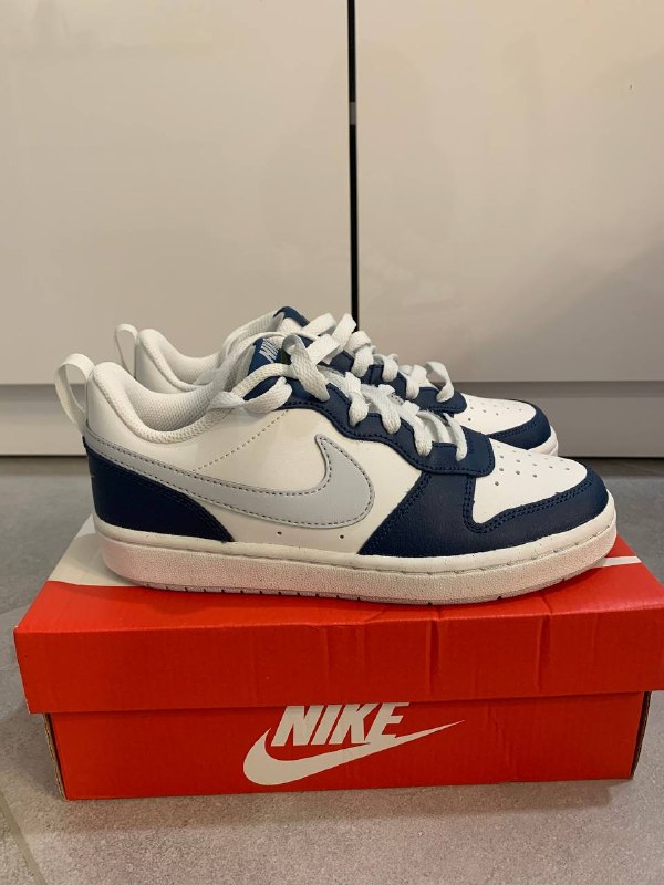 Продам кроссовки Nike детские