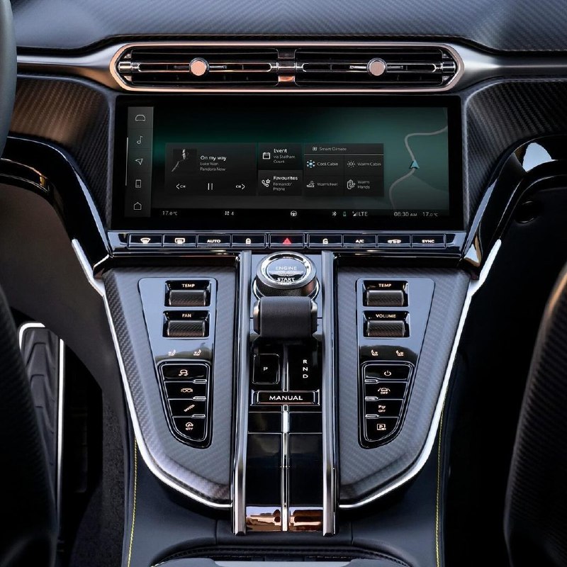 2025 Aston Martin Vantage 8