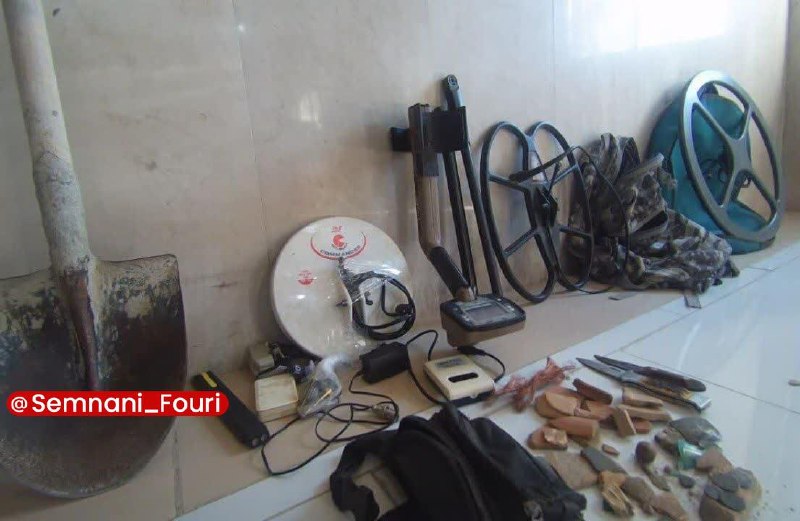 سمنان فوری: دستگیری سه حفار غیرمجاز در مهدیشهر🔹فرمانده انتظامی مهدیشهر از دستگیری سه حفار غیرمجاز در فولاد محله خبر داد.او اعلام کرد