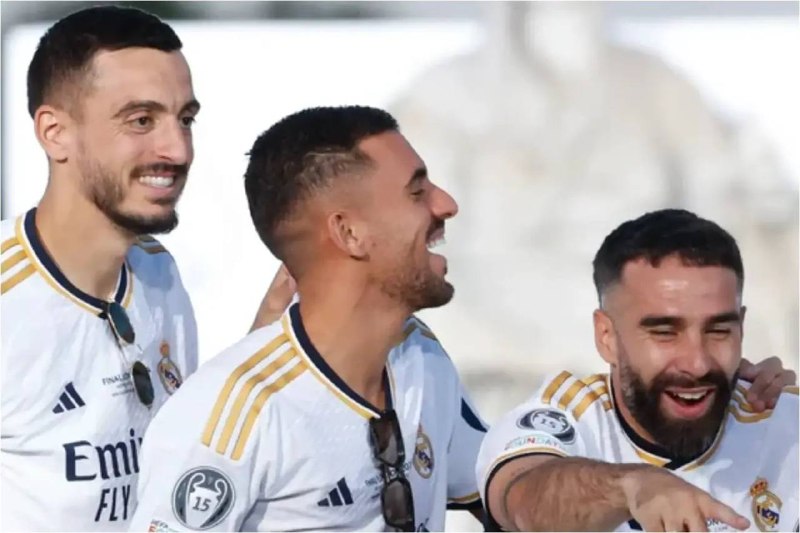 RealMadridCFNews | رئال مادرید سی اف نیوز: 💢 قهرمانان بدون باشگاه!مارکا 📝 :🔴کارواخال، خوسلو و سبایوس؛ قهرمانانی که اکنون بدون باشگاه هستند.🔴 این سه بازیکن سابق رئا