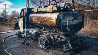 ❌ Власти Крыма запретили фотосъемку бензовозов — чтобы не «содействовать» диверсиям. Свободная продажа бензина на полуострове остановлена с 4 июняВ Крыму запрещено снимать и выкладывать фото и видео бензовозов, а также публиковать информацию об их перемеще