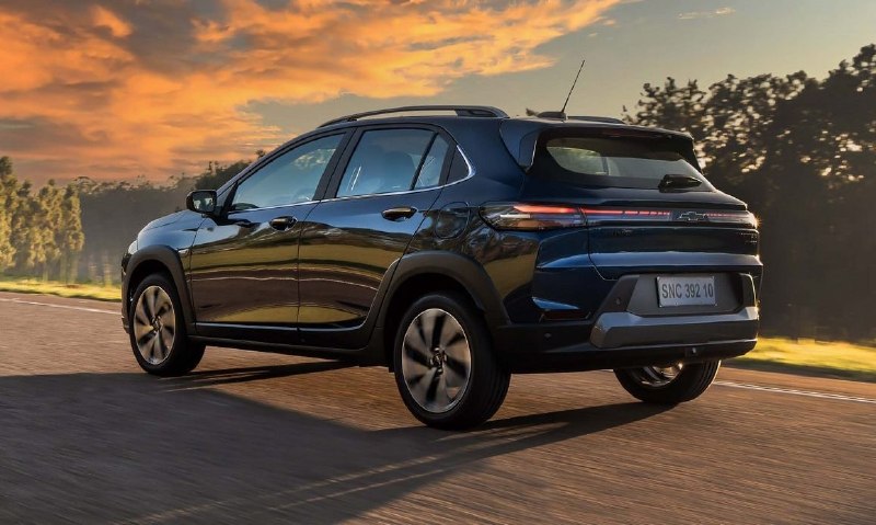 Chevrolet представил кроссовер Sonic на базе Onix