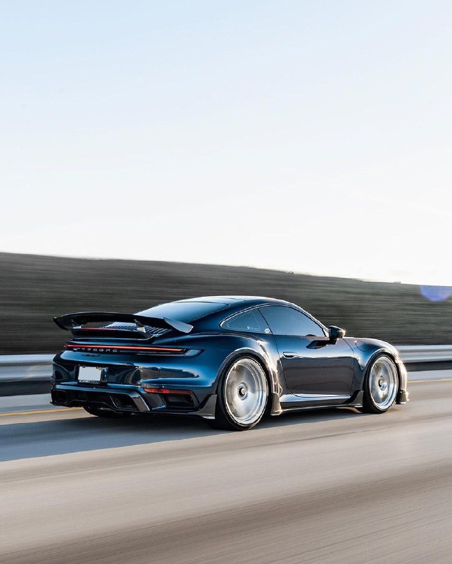 Porsche 992 Turbo S 8