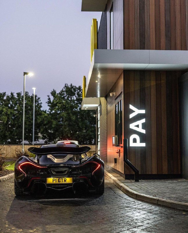 LaFerrari Aperta x 918 Spyder 6