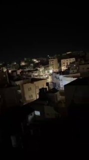 כוחות הכיבוש פשטו על מספר בתים במספר שכונות, וחלקם הפכו לצריפים צבאיים, במקביל לסגירת כבישים במהלך הפשיטה ע…