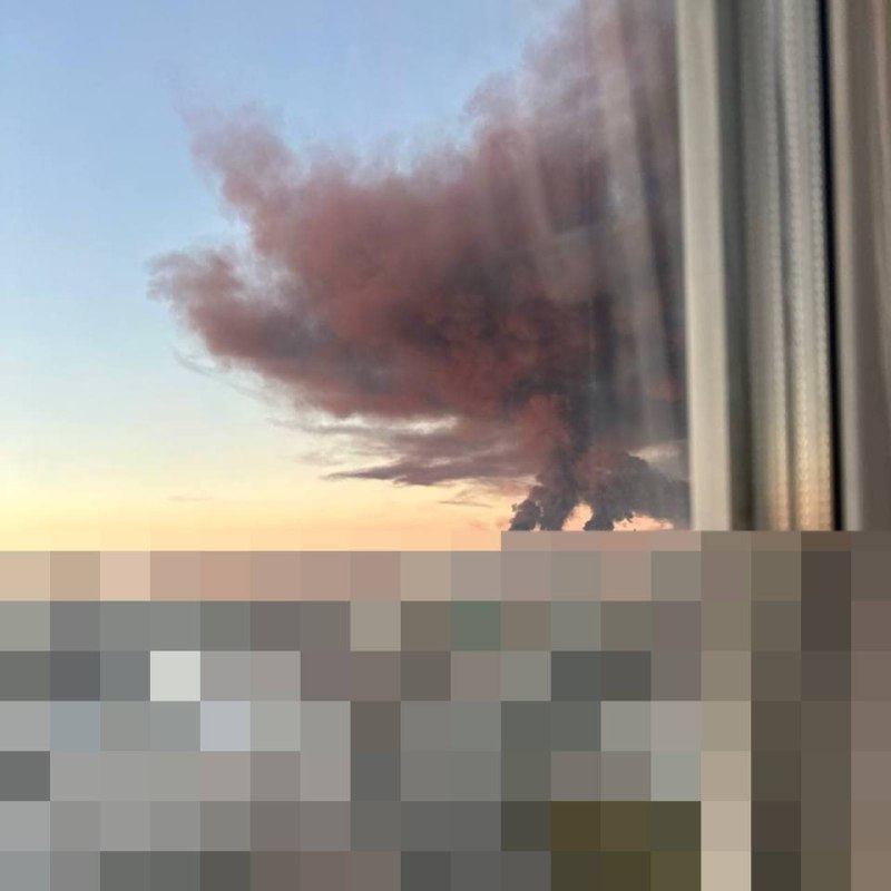 נובוקויבישבסק בעשן לאחר תקיפה של כטב"מים אוקראינים באזור סמארה מדווחים על תקיפה של כטב"מים על נובוקויבישבסק…