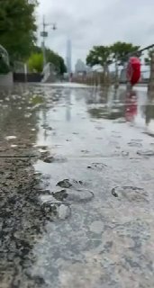 🎥 After a severe storm, New York witnessed a "rain of mermaids".