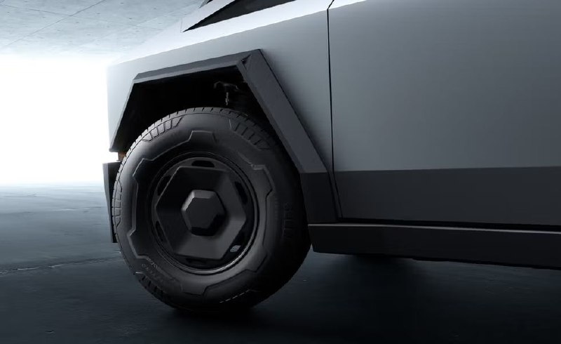 Пикап Tesla Cybertruck получил новую базовую версию 3
