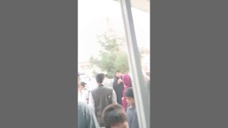 מספר תלמידים נפצעו בפיצוץ מחוץ לבית ספר בקאבול, אפגניסטן.