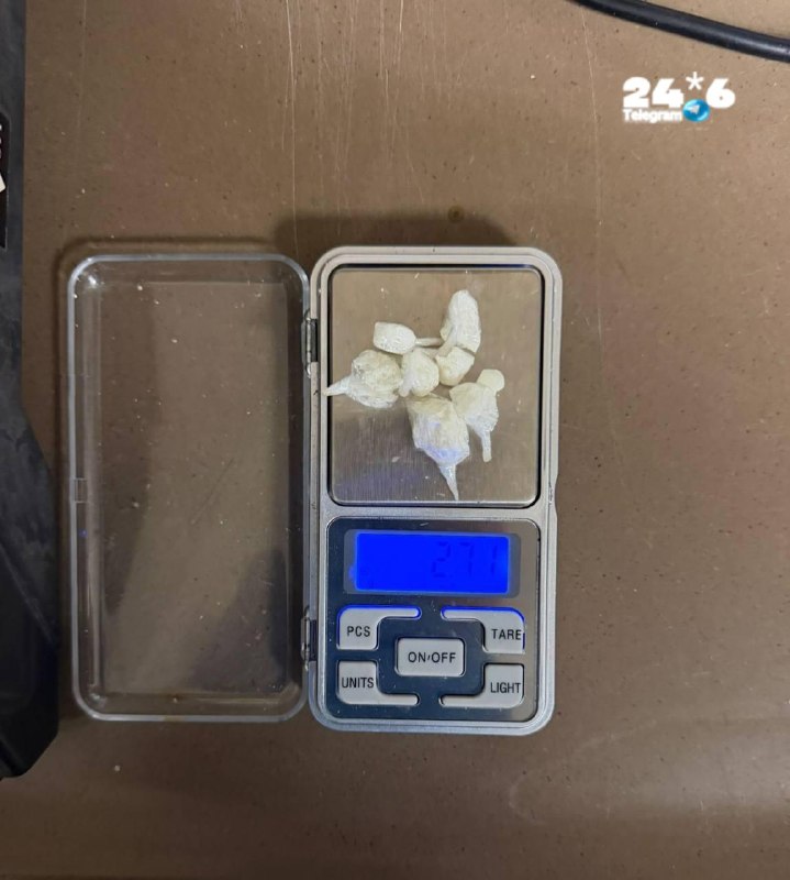 🇮🇱 נער בן 15 מאשדוד נעצר בתום מרדף כשברשותו חומרים החשודים כסמים וסכום של כ-5,000 שקלים במזומן.