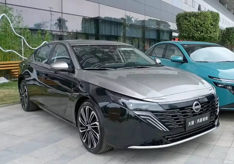 В Китае показали «Rolls-Royce для бедных» — это новый Nissan Teana S380 Master Edition.