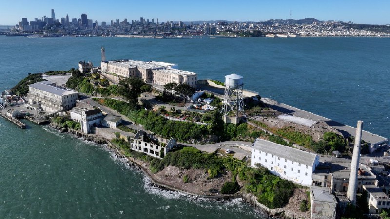 Here's what it'd actually take for Trump to revive Alcatraz as a prison