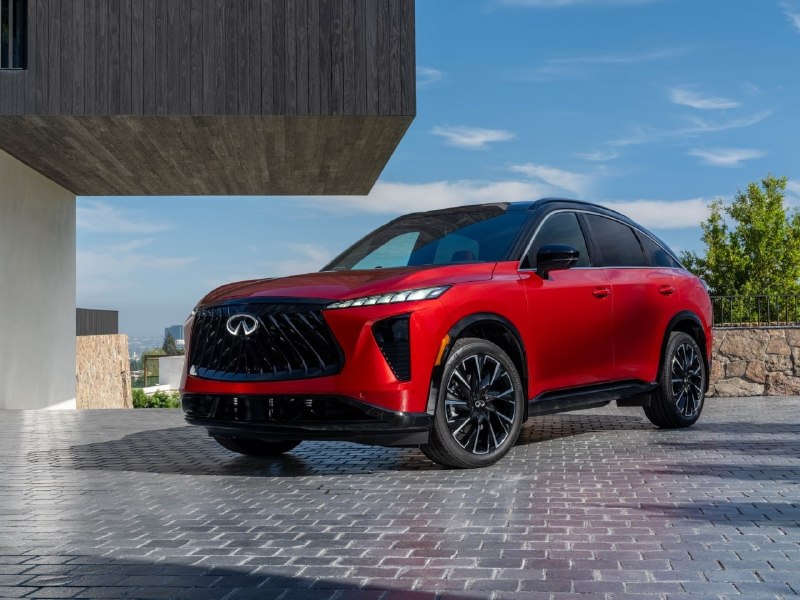 Infiniti возвращает легендарный FX — бренд представил новое кросс-купе QX65.