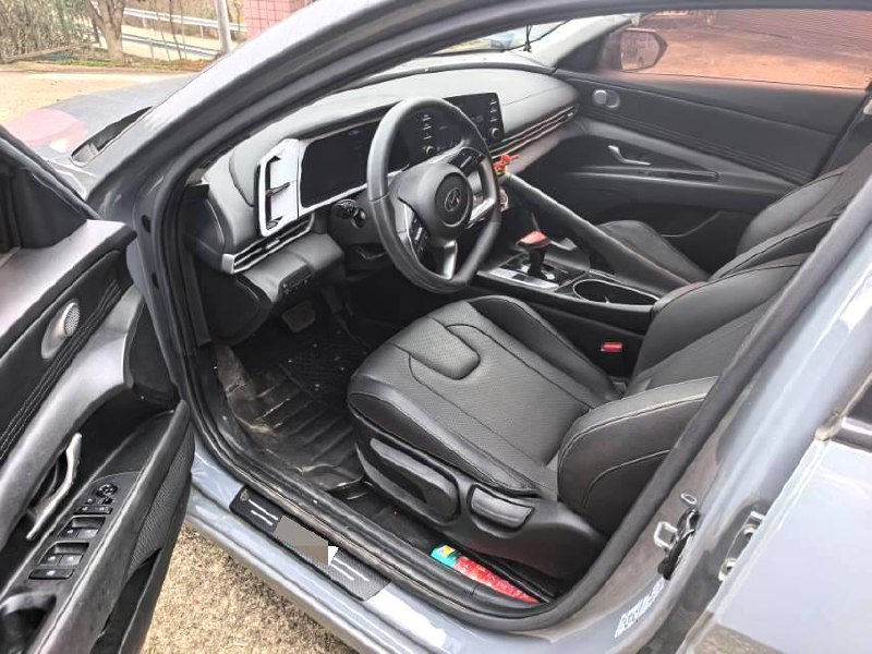 Hyundai Elantra фото 3