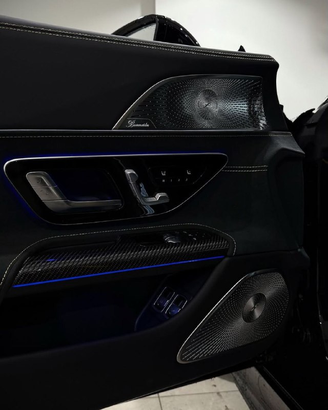 BATMAN NEW CAR: AMG GT 63 S E 840 HP 4.0-L V8 BITURBO 4MATIC+ Hybrid 9