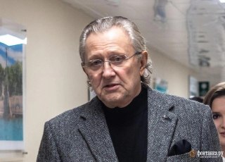 С бизнесмена Ильи Трабера полностью сняли обвинения в убийстве, рассказал ТАСС его адвокат.На днях стало известно, что предпринимателя освободили из СИЗО. Следствие объяснило такое решение резким ухудшением его здоровья, писала «Фонтанка».75-летнего Трабер