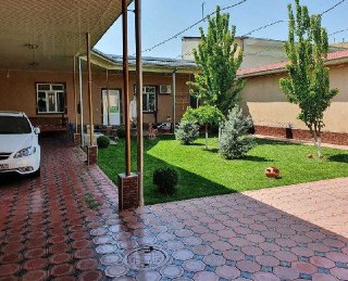 Дилкаш кучада Учтепа туманида уй йулни юзида сотилади.