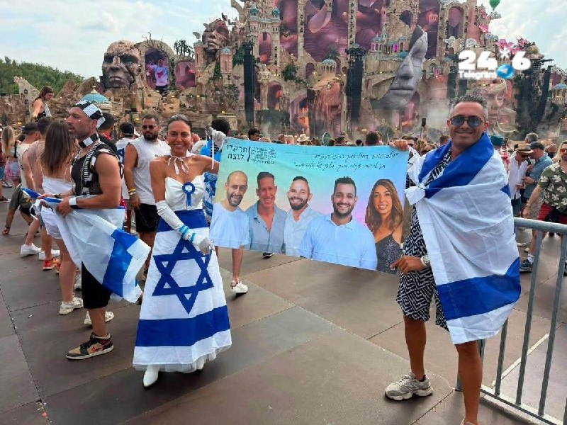 🇮🇱 מול הבמה המרכזית בטומורולנד שנחשב לאחד מפסטיבלי המוזיקה הגדולים בעולם- מנציחים את תמר גוטמן, יפתח דן ט…