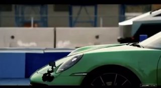 Жесткий стеб Porsche 911 от Tesla на премьере Cybertrack 😎