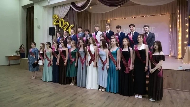В школах Долгопрудного прошли торжественные выпускные вечера!В этом году 2500 учеников получили аттестаты
