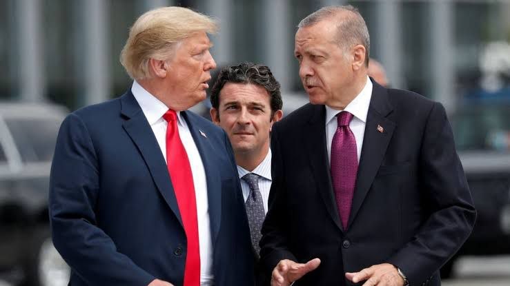 کلانشهر: 🔻گفتگوی اردوغان و ترامپ درباره ایران▪️رئیس جمهور ترکیه بامداد سهشنبه در تماس تلفنی با همتای آمریکایی، ضمن تاکید بر اهمی