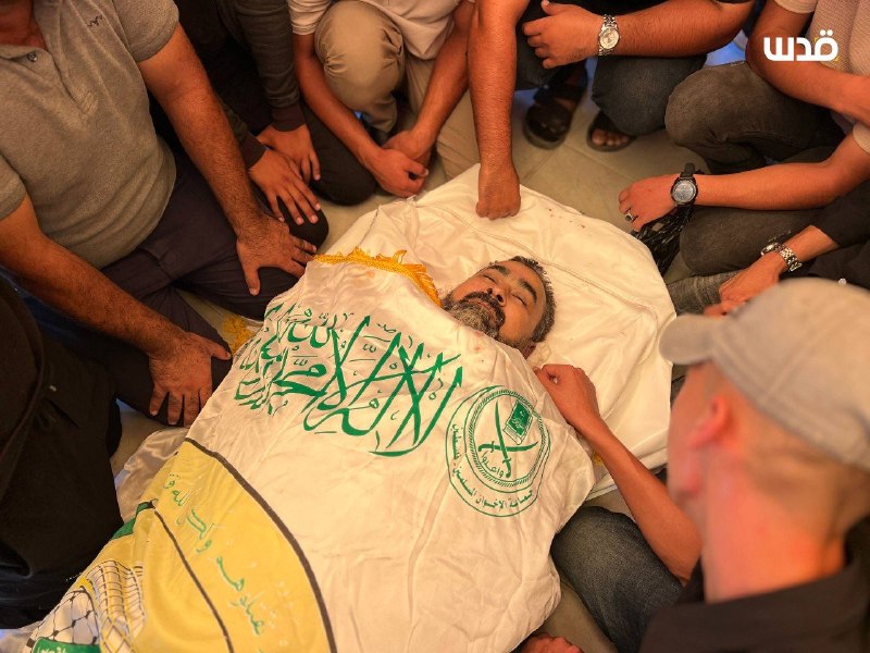 Farewell today to the commander of the Rafah Brigade of the fallen Khasam units, Nael Abu Awbed, at the Habib Mohammed Mosque in the Nazzar Hospital complex in Khan Younis, after he was killed in a strike by occupation aircraft.