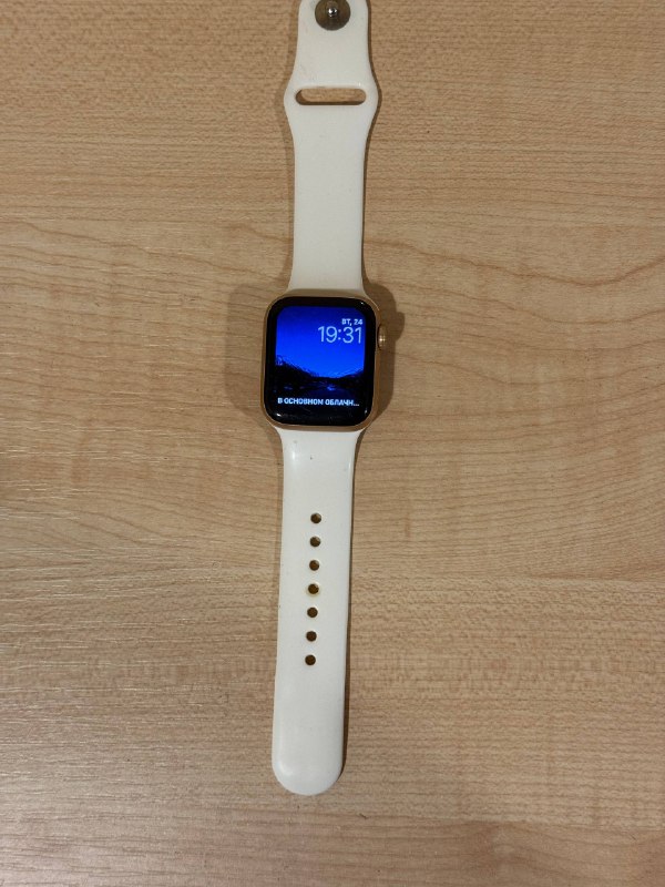 Apple Watch SE 40mm Gold — фото 1