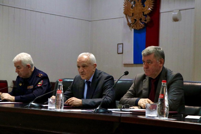 Министр внутренних дел по Республике Дагестан генерал-лейтенант полиции фото