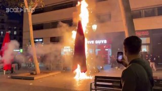 גל ההפגנות הגיע לברצלונה בעקבות מחאות פופולריות במדינות אירופה, הפעם ברצלונה בספרד הייתה עדה לגל הפגנות. הח…