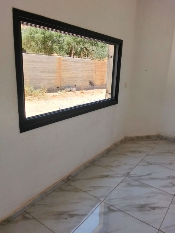 מתנחלים גנבו רהיטים, חלונות ודלתות מבית בכפר קוסרה