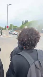 How do you say intifada in French?