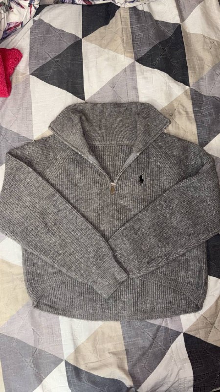 Свитер (спереди укорочен, сзади чуть длиннее) — фото 1