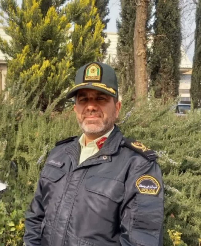 نسل فردای آران و بیدگل: 🔹سردارمرتضی جوکار آرانی جانشین فرمانده انتظامی استان سیستان و بلوچستان شدطی آیینی با حضور سردار محمد رضا اسحاقی فرمانده 