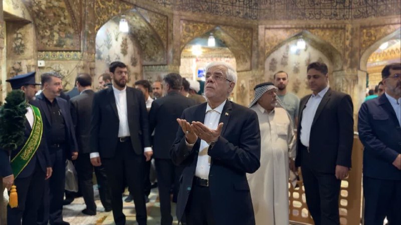 قم زیبا: 🔴معاون اول رئیس‌جمهور به زیارت حرم بانوی کرامت مشرف شد🔹محمدرضا عارف معاون اول رئیس جمهور در سفر استانی خود به قم ضمن تشر