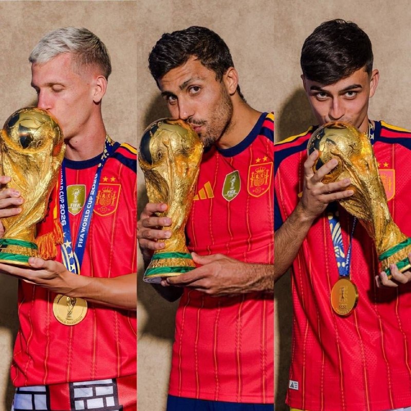 BistodoTweet | بیست و دو ⚽: دهنمون سرویس شد انقدر که عکس هایی مثل این رو با کپشن هایی مثل "خط هافبک برنده جام جهانی اکنون در بارسلونا" دیدیمدرسته رو