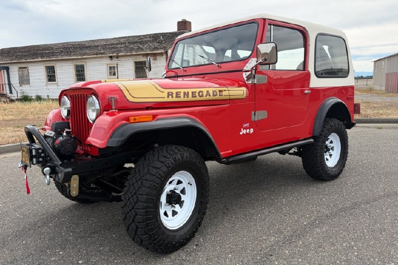 🚙✨ Классический Jeep CJ‑7 Renegade 1976 – в красном огне с «Renegade» и 4‑скоро