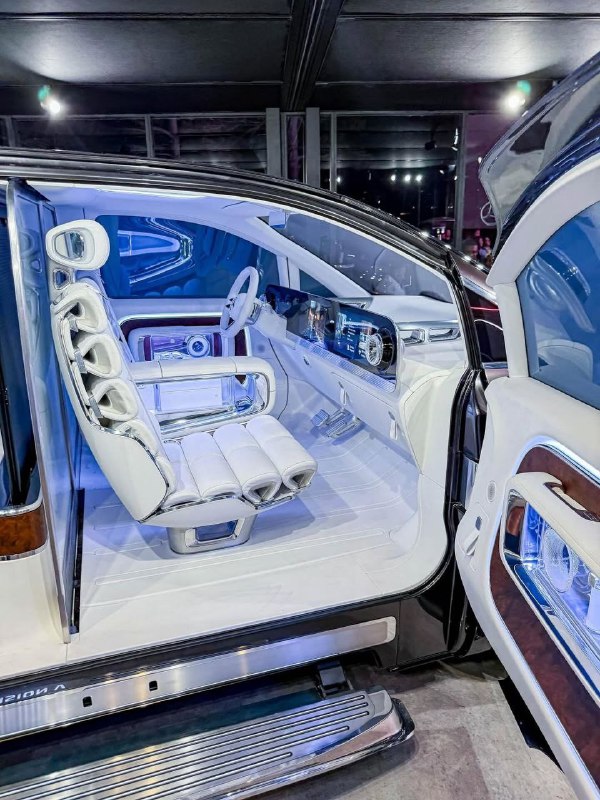 Mercedes-Benz Vision V Luxury 5