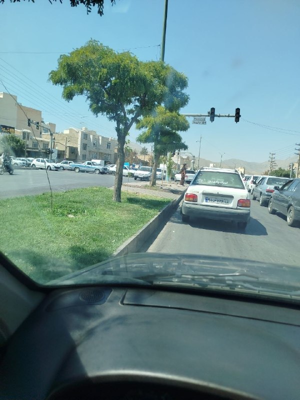 کانال همدانی سیزان: سلام سیزان ✋قطع برق چهارراه پیشاهنگی چهل دقیقه داخل ترافیک بودیمعدم حضور راهور ...#همسیزانی