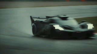 Тестирование тормозов на BUGATTI BOLIDE в режим вождения «на мокрой дороге»Bugat
