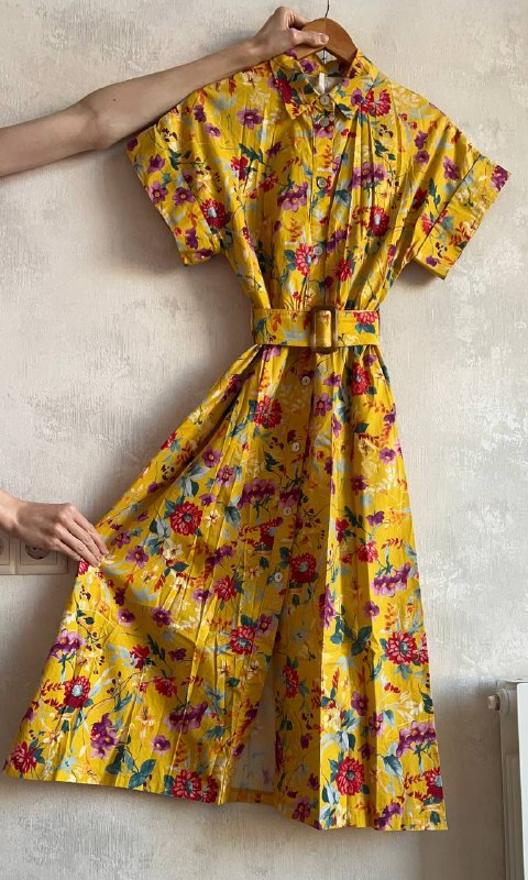 Жёлтое платье Imperial с цветочным принтом и поясом — 35 лари — фото 1