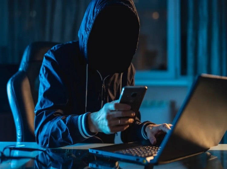 افتانا_ AFTANA: 🔻هکرها با تماس تلفنی به شرکت‌های مالی نفوذ می‌کنند🔹گوگل از شناسایی گروه‌هایی از هکرها خبر داده است که با برقراری تماس تل