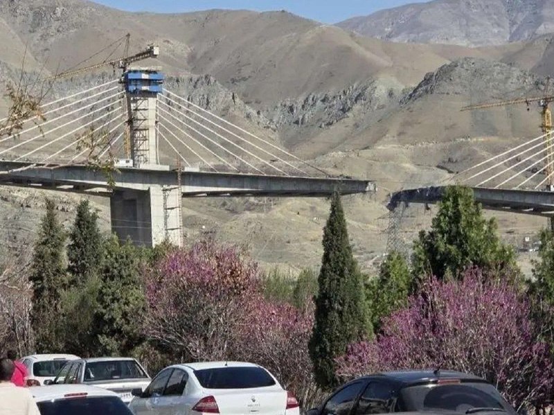 خبرگزاری شهر: 🔶 سرنوشت پل B1 کرج به دست ۱۵ متخصص افتاد🔻بازوند، معاون وزیر راه و شهرسازی: 🔹یک هیئت فنی متشکل از حدود ۱۵ مشاور و متخصص ب
