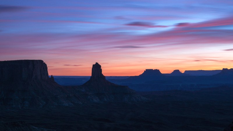 The adventure doesn't end at sundownSunset in Canyonlands National Park, Moab, Utah (© Jason Hatfield/Tandem Stills + Motion)
