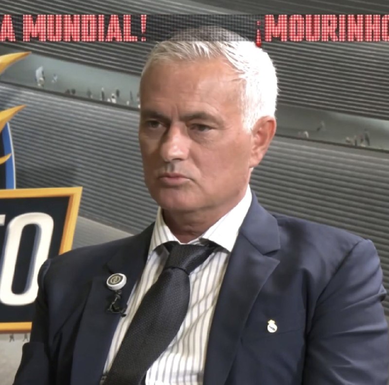 رئال مادرید توییت | Real Madrid Tweet: 🟢 خلاصه کوتاهی مصاحبه روز اول با ژوزه مورینیو :🟢 رختکن تیم انگیزه زیادی برای قهرمانی و بردن داره.🟢 با رودری صحبت کرده بو