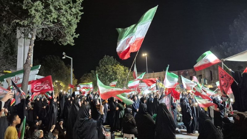 مراغه نیوز: گزارش تصویری از تجمعات مردمی دیشب در میدان طلوع فجر شهرستان مراغه@maraghehnگزارش تصویری از تجمعات مردمی دیشب در میدان طل
